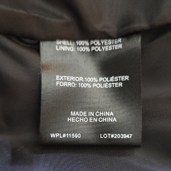 Weatherproof White and Black Sherpa Vest - Picture 8 of 13